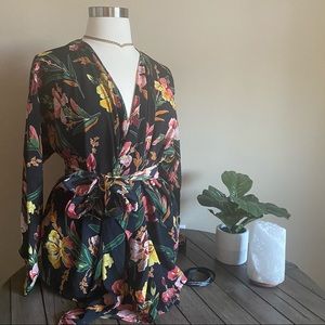PRETTYLITTLETHING NWT Floral KIMONO blouse